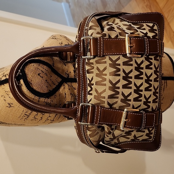 Michael Kors Signature Satchel - Picture 4 of 7